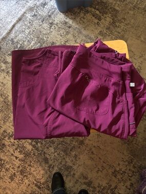 Cherokee Infinity scrub set - Burgundy